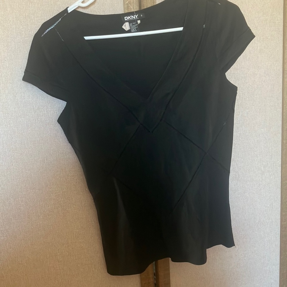 FINAL MARKDOWN DKNY Women's Black V-Neck Top 8